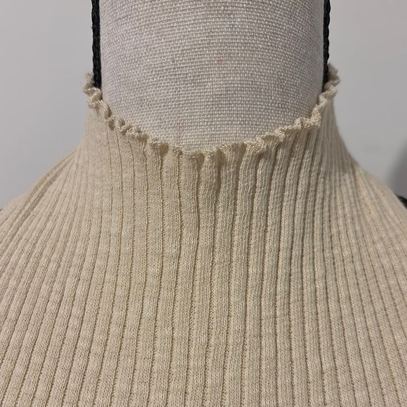 Cream Ribbed Halter Top - Picture 3 of 6